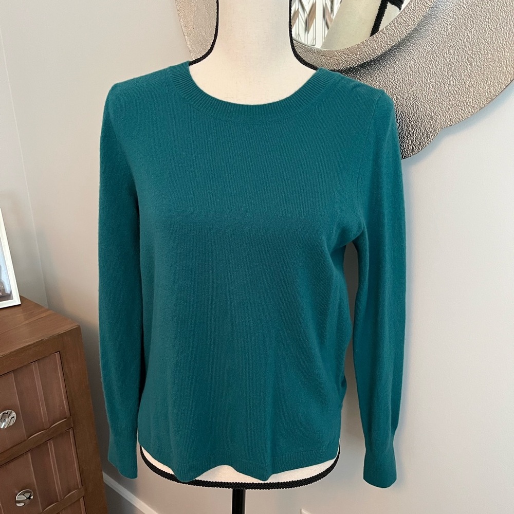 JCrew 100% Cashmere Classic Crewneck Sweater